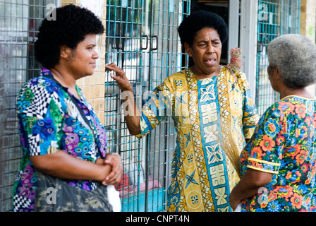 Les femmes sur la rue Main, Nadi, Fidji Banque D'Images