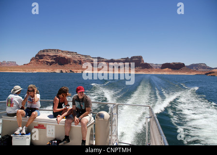 Pris sur un bateau de Page, Arizona, à l'étonnant pont en arc-en-ciel sur le Lac Powell Banque D'Images