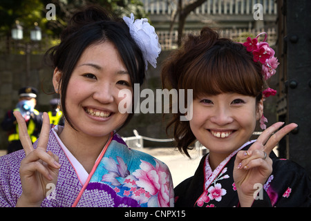 Filles japonais kimono traditionnel Banque D'Images