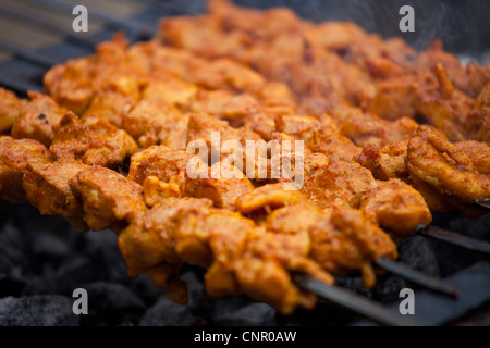 Brochette de poulet sur le gril, Islamabad, Pakistan Banque D'Images