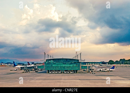 Terminal Nord de la ville de Guatemala est l'aéroport international La Aurora (GUA). Banque D'Images