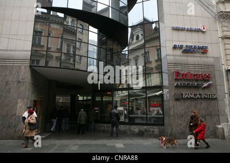 Bureaux des compagnies aériennes à la zone piétonne de Knez Mihailova, à Belgrade, en Serbie. Banque D'Images