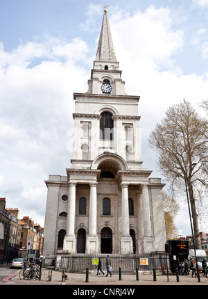 Vue de face de l'Église du Christ, Spitalfields, Commercial Street, London, England, UK Banque D'Images