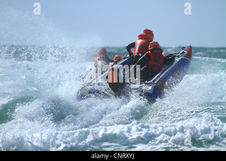 Zapcat course plage de Fistral, Newquay, Cornwall Nord, Avril 2012 Banque D'Images