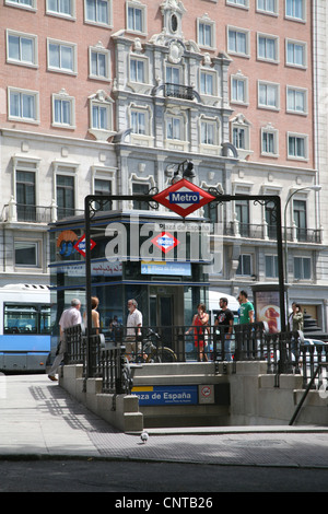 À la station de métro Plaza de España à Madrid Espagne Banque D'Images