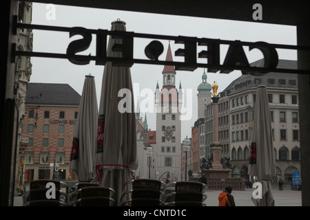 Altes Rathaus (Ancien hôtel de ville) dans la place Marienplatz à Munich, Allemagne. Banque D'Images