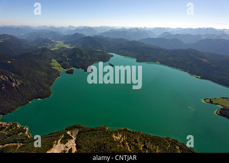 Le lac de Walchen, Spain, avec Italia en avant-plan, côté gauche Urfeld et Jochberg Spitze, côté droit : Altlach Altlacher et Berg, Allemagne, Bavière Banque D'Images