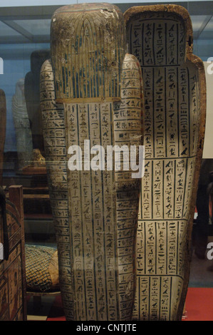 Cercueil en bois peint de l'intérieur du prêtre de Hor. 25e dynastie. La fin de période. De la tombe de Hor. Probablement de Deir el-Bahari. Banque D'Images