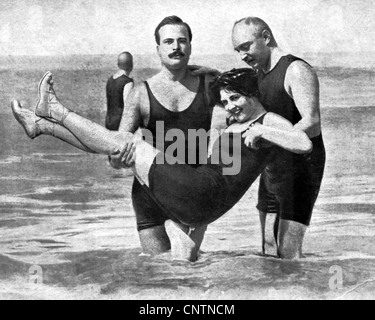 Boris Vladimirovich, 24.11.1877 - 9.11.1943, Grand-duc de Russie, avec la danseuse Mme Gregovitch à la plage d'Ostende, Belgique, 1912, Banque D'Images