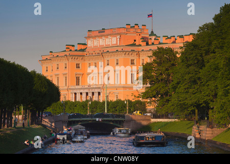 La Russie, Saint-Pétersbourg, Centre, château Mikhailovsky, ingénieurs, Château de la rivière Moïka, coucher du soleil Banque D'Images