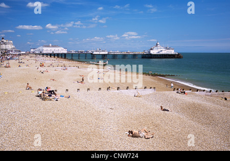 Royaume-uni, Grande Bretagne, Angleterre, Sussex, Eastbourne, Eastbourne Pier et plage Banque D'Images