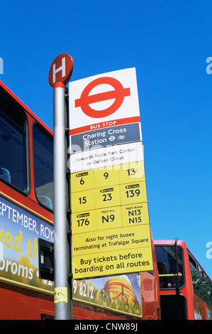L'Angleterre, Londres, arrêt de bus Banque D'Images