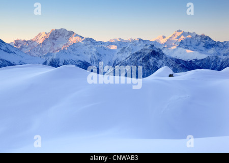 Vue panoramique depuis la Mischabel sur Weissmies (4023 m), Fletschhorn (3992 m), l'Alphubel (4206 m) et le Dom (4545 m) dans le Valais, Suisse, Valais, Mischabel Banque D'Images