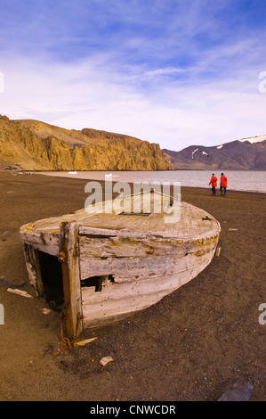 La chasse en bois ancien boat on beach, l'Antarctique, la baie des baleiniers , Deception Island Banque D'Images