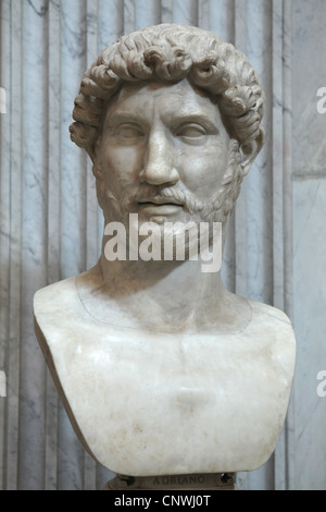 L'empereur Hadrien. Buste romain dans Sala Rotonda dans le Museo Pio Clementino, les Musées du Vatican, Rome, Italie. Banque D'Images