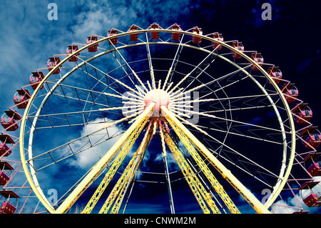 La plus grande grande roue en Ukraine. Odessa, Shevchenko Park. Banque D'Images