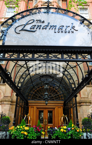 Entrée de l'Hotel Landmark, Marylebone Road, London, England, UK Banque D'Images