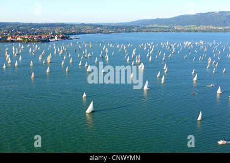 Régate de voile Rundum, bateaux à voile en face de Lindau, en Allemagne, en Bavière, le lac de Constance, Lindau Banque D'Images