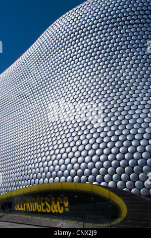 Formes abstraites de l'immeuble moderne de Selfridges à Birmingham en Angleterre. Banque D'Images