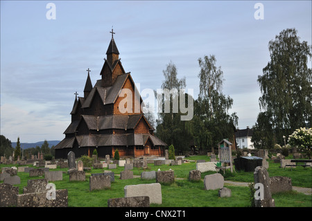 Vieille église en douves de bois de Heddal, Norvège Banque D'Images