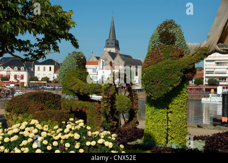 Promenade de la garance avec bateau et musiciens formés de fleurs, France, Poitou-Vende, Saint-Gilles-Croix-de-vie Banque D'Images