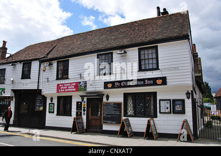 14e siècle Ye Old Crown Inn, High Street, Canterbury, Kent, England, United Kingdom Banque D'Images