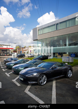 Concessionnaire Aston Martin à Anvers, Belgique, avec divers modèles stationné à l'avant Banque D'Images