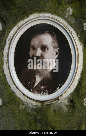 Tombe du Président biélorusse en exil Piotr Krechevsky au cimetière Olsany à Prague, République tchèque. Banque D'Images