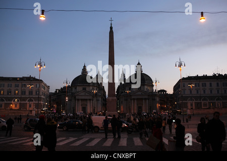 La Piazza del Popolo avec l'obélisque de Ramsès II d'Héliopolis à Rome, Italie. Banque D'Images