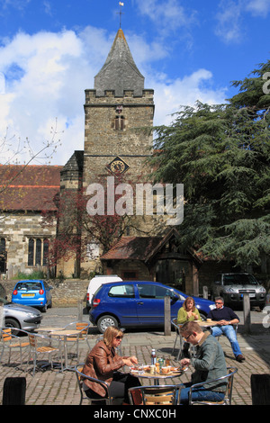 Angleterre West Sussex Midhurst church & cafe Banque D'Images