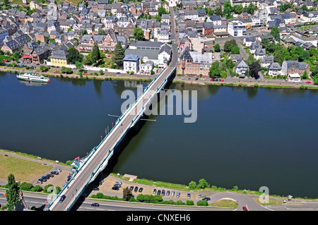 Traben-Trarbach, pont sur la Moselle, l'Allemagne, Rhénanie-Palatinat Banque D'Images