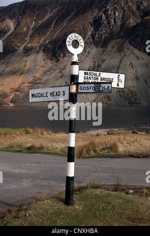 Ancienne direction, as été l'eau, Parc National de Lake District, Cumbria Banque D'Images