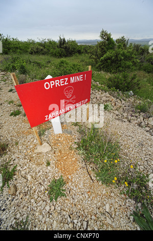 Les mines terrestres avertissement, Croatie, Dalmatien, Vrana Banque D'Images