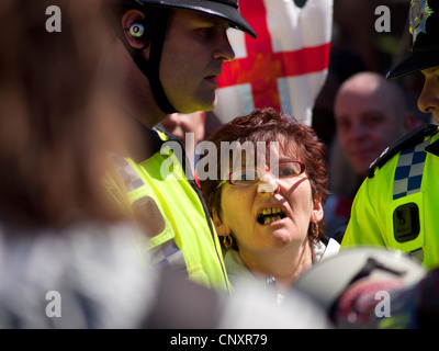 Un démonstrateur en colère sur un PC plus rassemblement à Brighton Banque D'Images