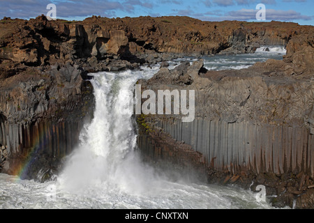 Skjlfandafljt Aldeyjarfoss de River dans les highlands, l'Islande Banque D'Images