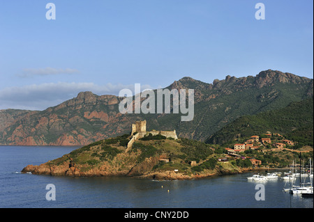 Baie de Girolata et les ruines du château, France, Corse, la Scandola, Girolata Banque D'Images