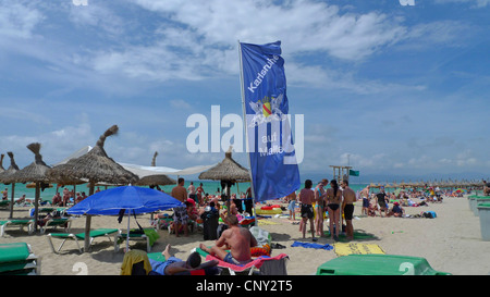 Plage de baignade surpeuplées, Espagne, Baléares, Majorque, Palma Banque D'Images