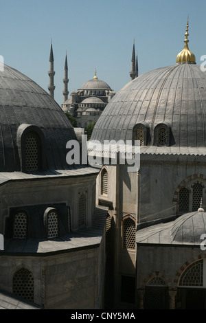 La mosquée bleue vue de l'galeries supérieures de Sainte-sophie à Istanbul, Turquie. Banque D'Images