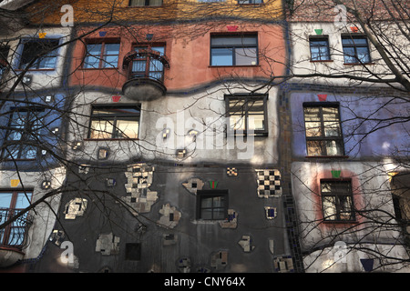 Hundertwasserhaus immeuble conçu par l'artiste autrichien Friedensreich Hundertwasser à Vienne, Autriche. Banque D'Images