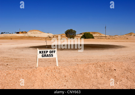 'Off' herbe sign in wasteland Banque D'Images