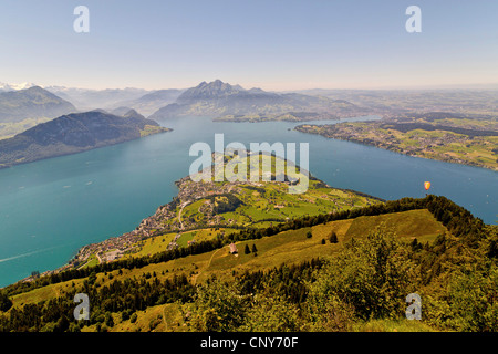 Summerly vue panoramique depuis la montagne Rigi sur le lac de Lucerne, à l'Alpes, Suisse, Berner Alpen, Kussnacht Banque D'Images