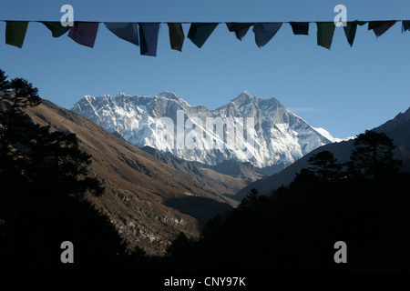 Face Sud du Mont Lhotse (8 516 m) dans la région de Khumbu dans l'Himalaya, au Népal. Vue du Monastère de Tengboche. Banque D'Images