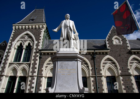 Statue de William Rolleston situé à l'extérieur Musée de Canterbury à Christchurch. Banque D'Images