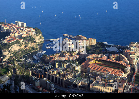 Vue de dessus de la Principauté de Monaco avec le stade Louis II. Banque D'Images