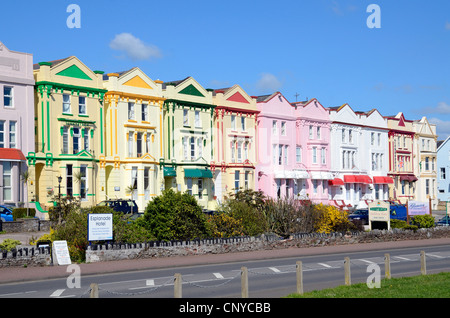 Hôtels traditionnels colorés à Torquay dans le Devon, UK Banque D'Images