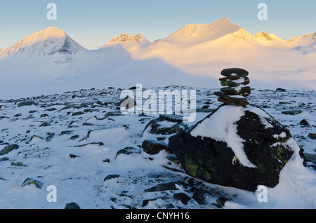 Haut de Tjaekja la montagne dans la vallée de Joka Stuor Reaiddavaggi, Kebnekaise est tombé, la Suède, la Laponie, Norrbotten Banque D'Images