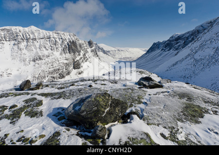 Vue d'Reaiddavaggi Stuor vallée et sur la montagne Kebnekaise, Nallo est tombé, la Suède, la Laponie, Norrbotten Banque D'Images