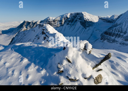 Vue d'Reaiddavaggi Stuor vallée et sur la montagne Kebnekaise, Nallo est tombé, la Suède, la Laponie, Norrbotten Banque D'Images