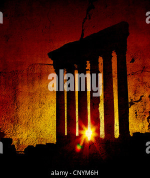 Temple de Jupiter les colonnes romaines antiques sur le coucher du soleil, de Baalbek, au Liban Banque D'Images