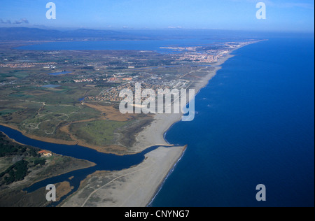 Côte radieuse avec le Bourdigoul et l'estuaire près de Torreilles plage, Pyrénées-Orientales, Languedoc-Roussillon, France Banque D'Images